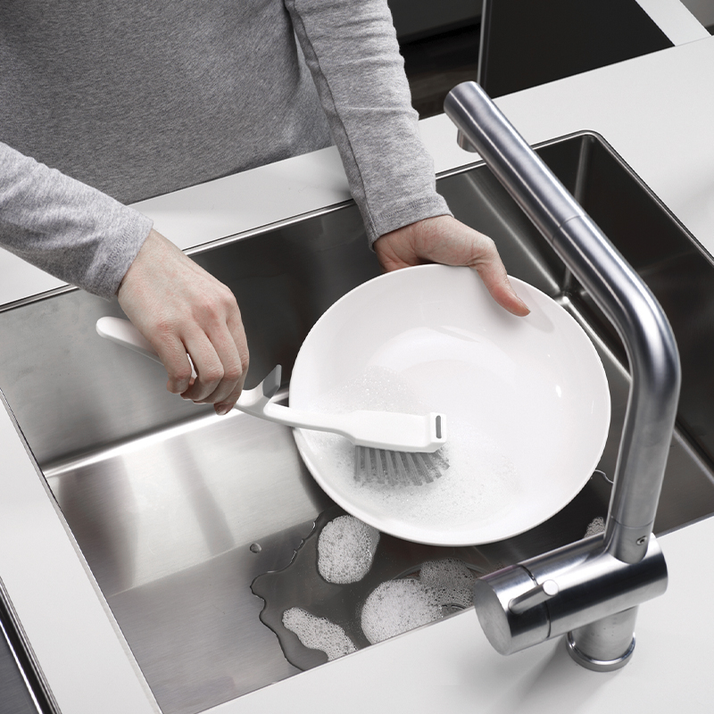 แปรงล้างจานพร้อมที่แขวน Joseph Joseph รุ่น Edge สีเทา N85026_3